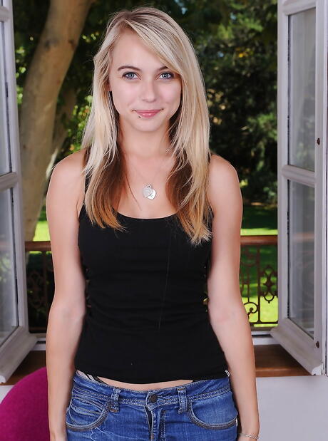 Sexy british blond youthful Chloe Toy in tight jeans in foot fetish show 